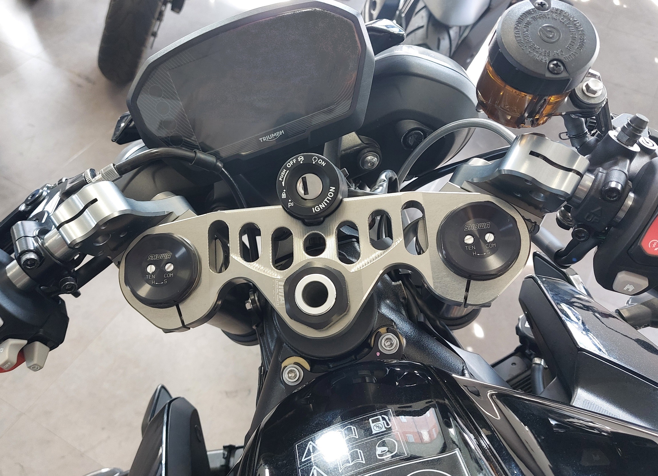 Street Triple 765_11